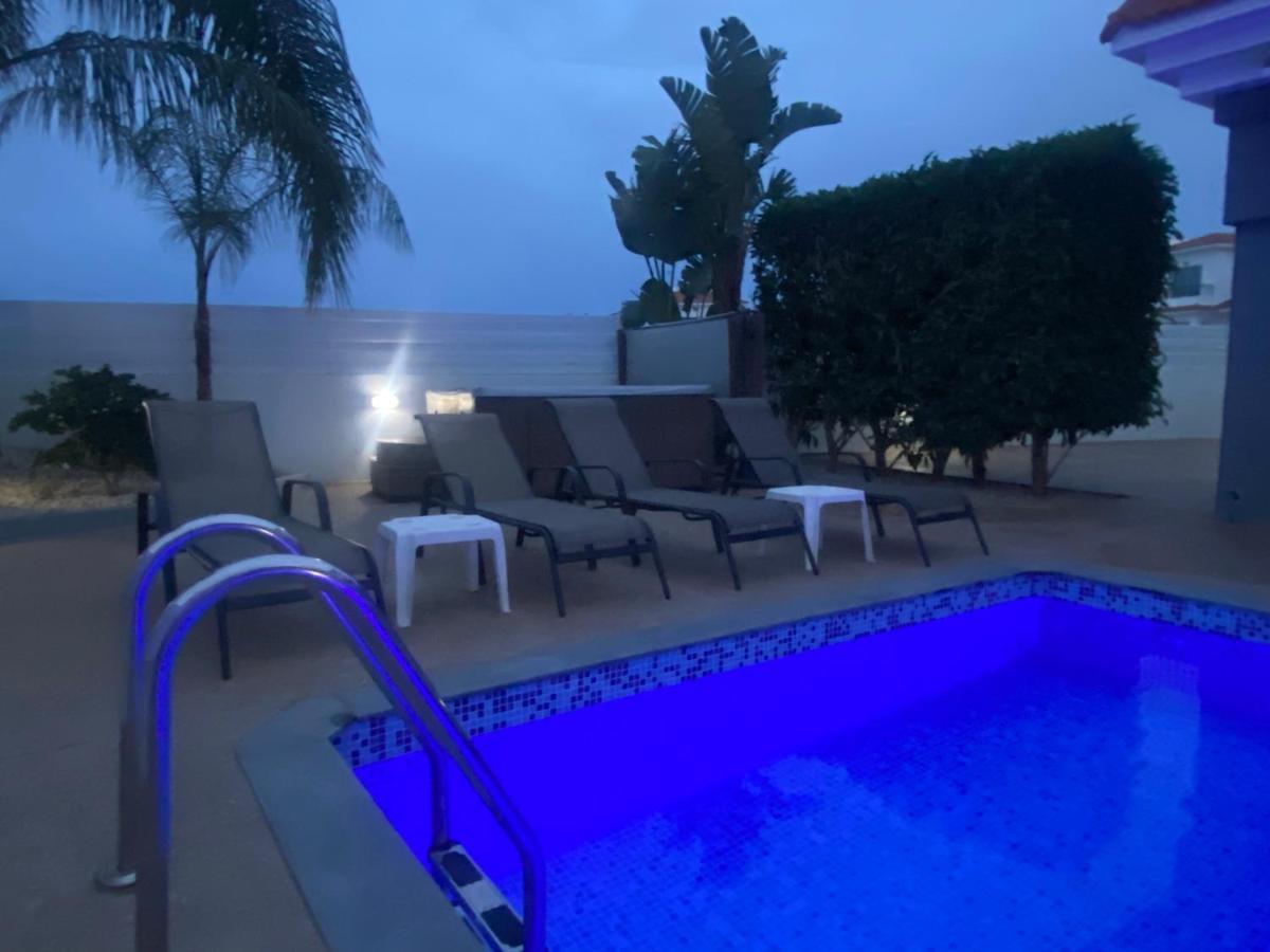 Villa Mario - 2Min Walk From Kapparis Beach Paralimni Eksteriør billede